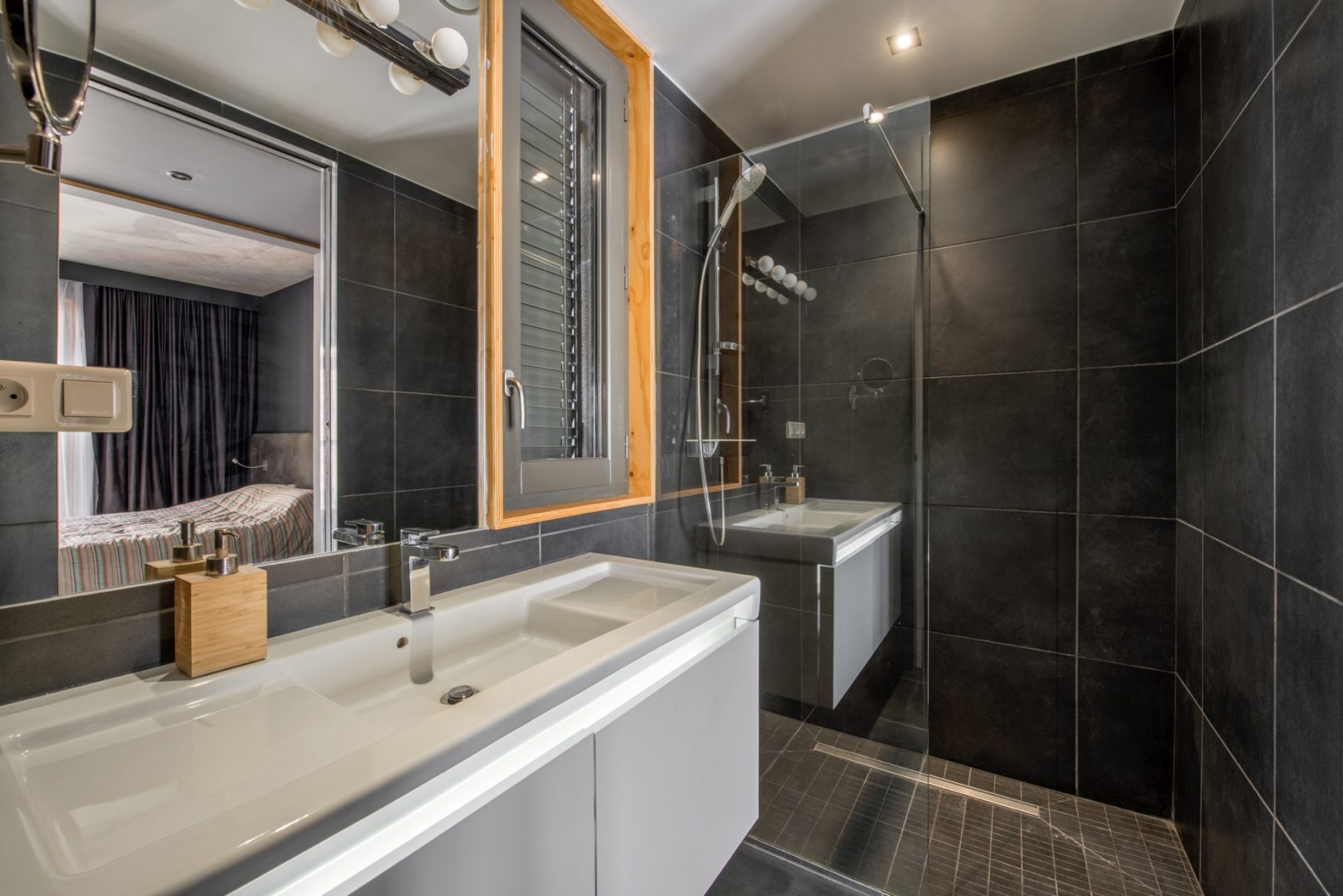 Renovated furnished apartment