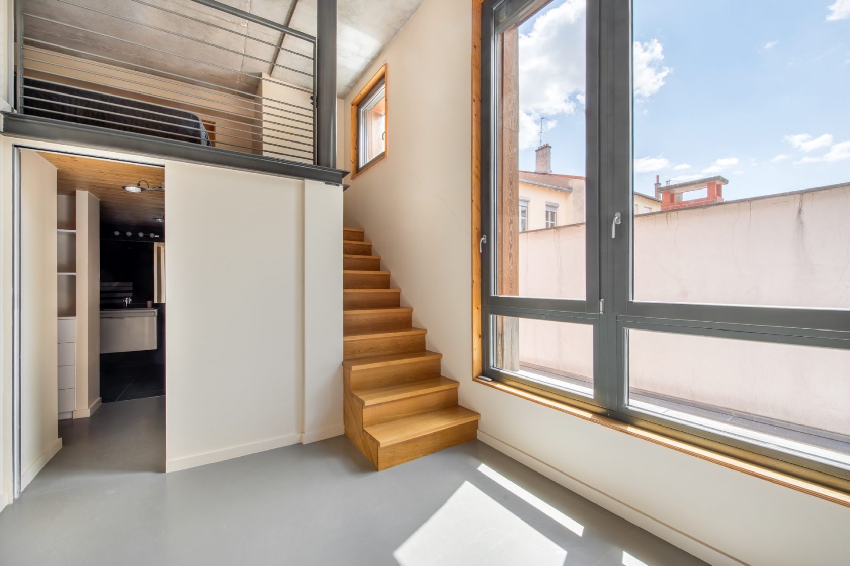 Top floor triplex with terrace