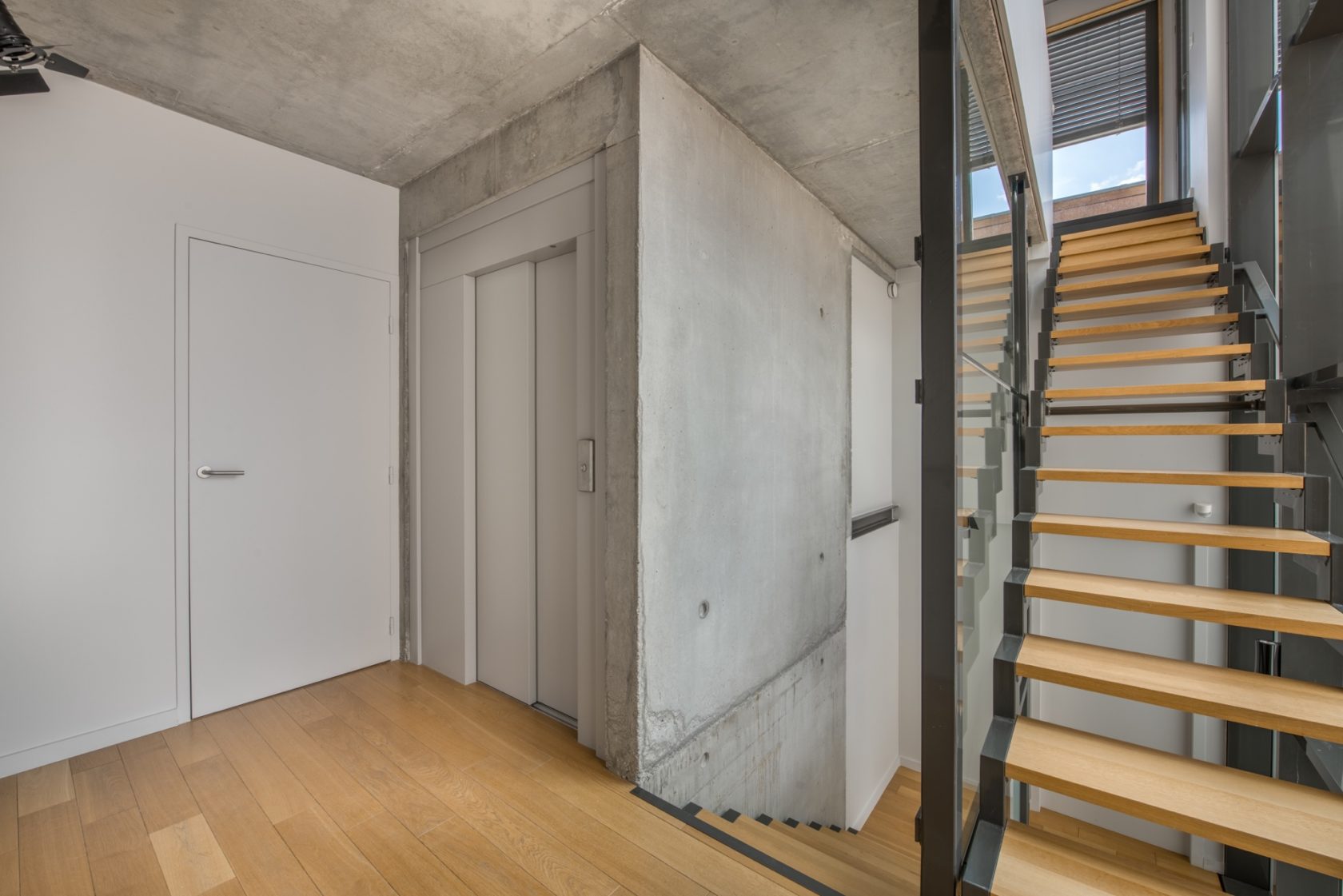Top floor triplex with terrace