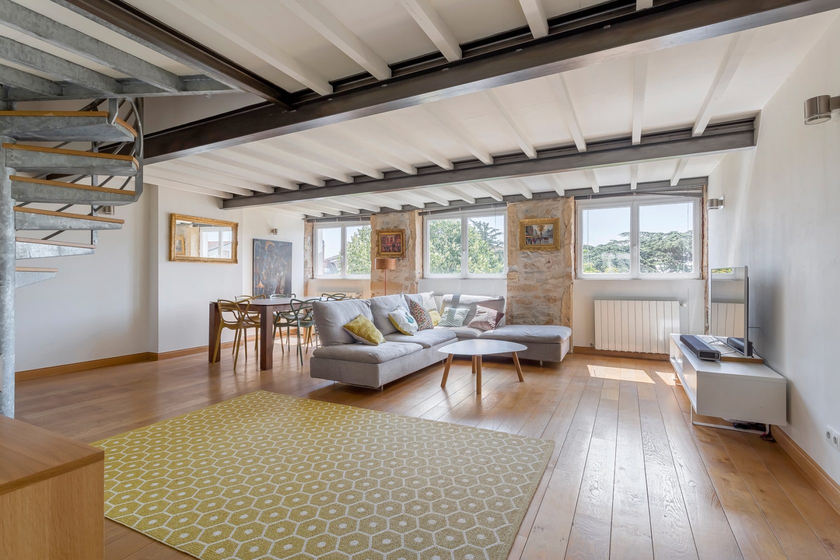 Canut duplex with a view