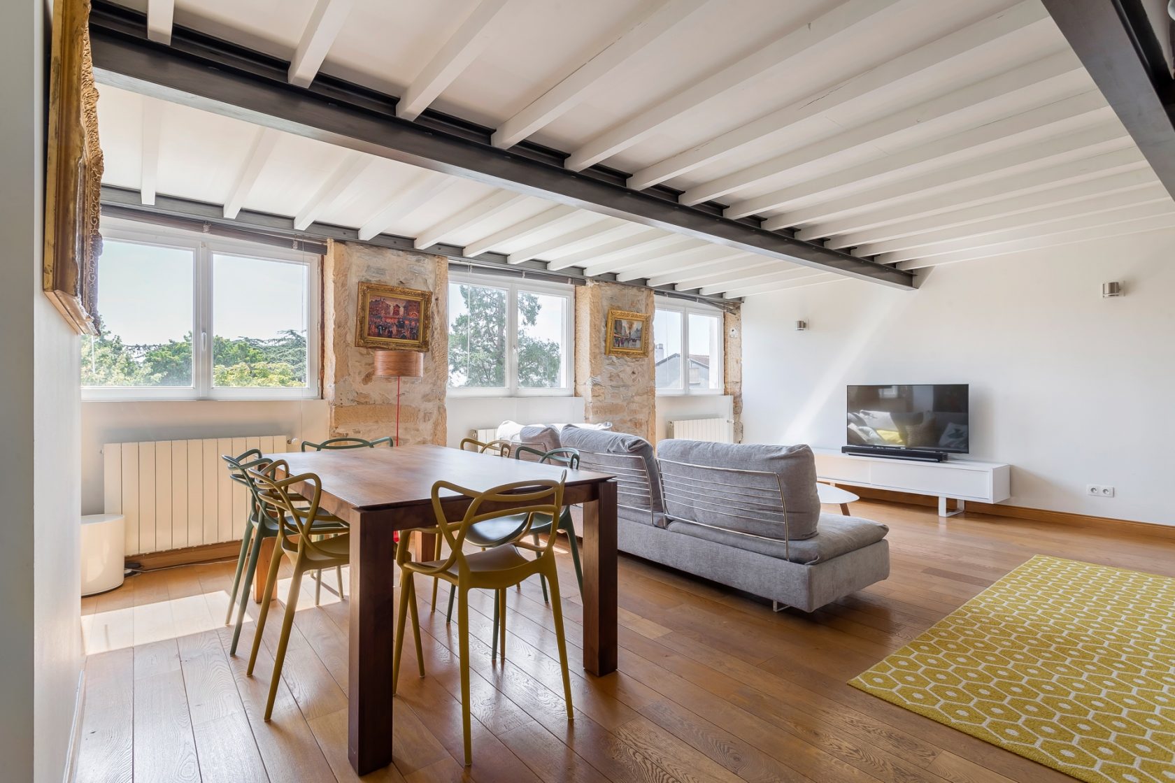Canut duplex with a view