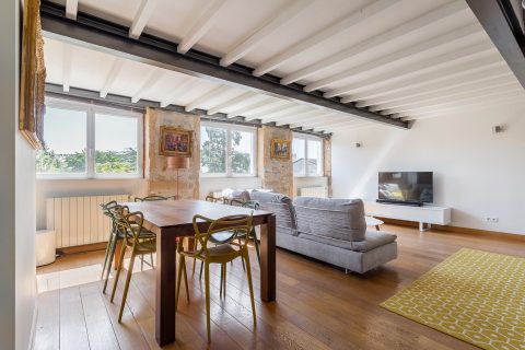 Canut duplex with a view