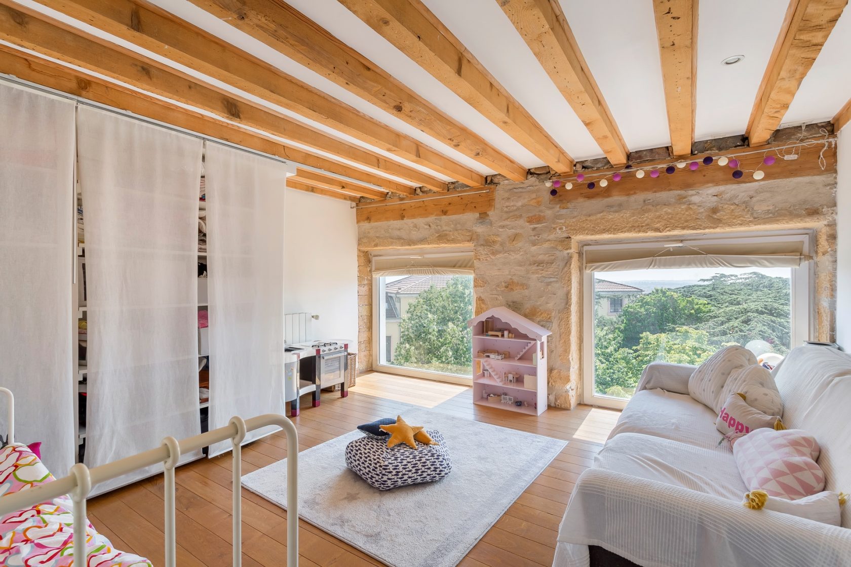 Canut duplex with a view
