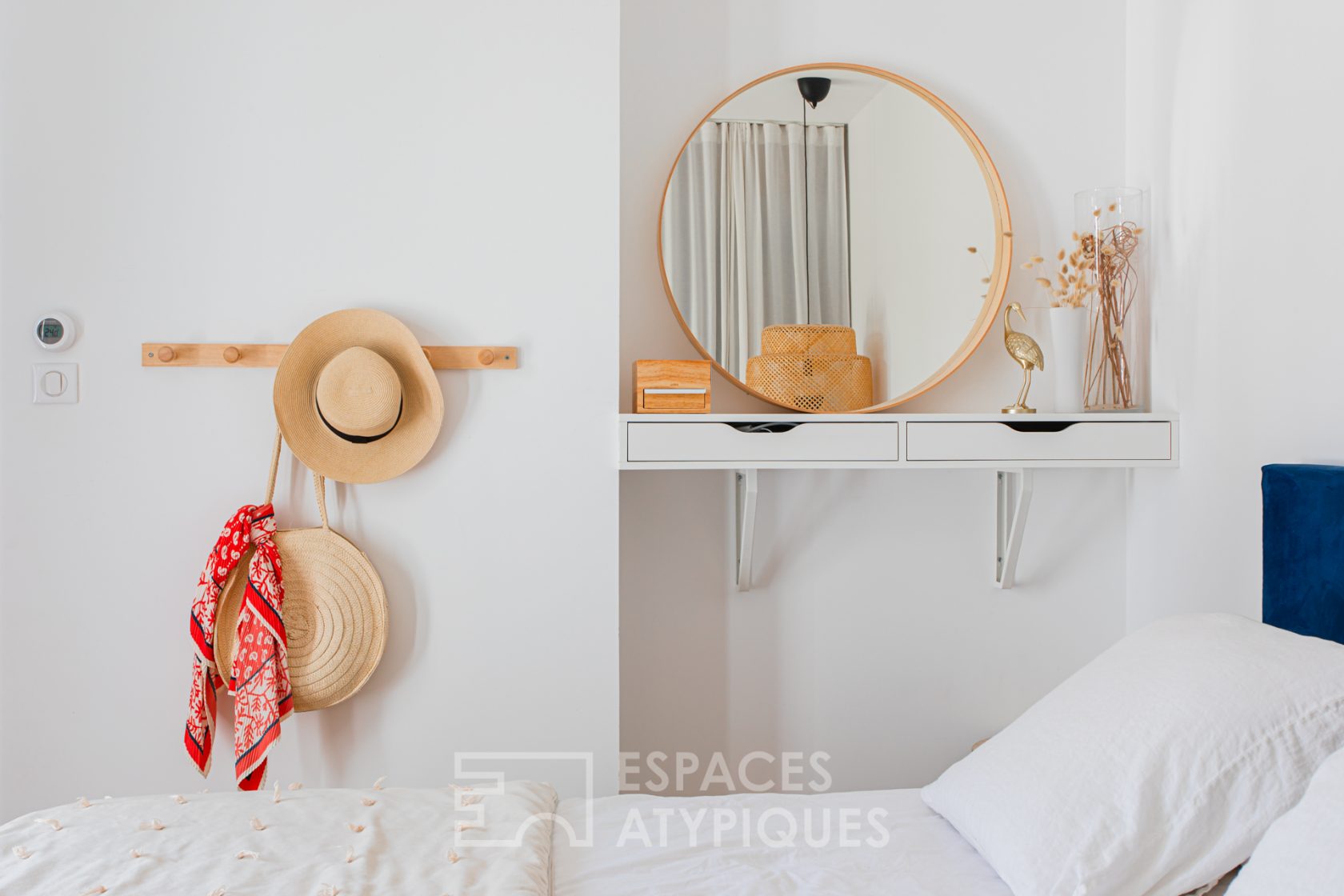 Ecrin contemporain avec piscine