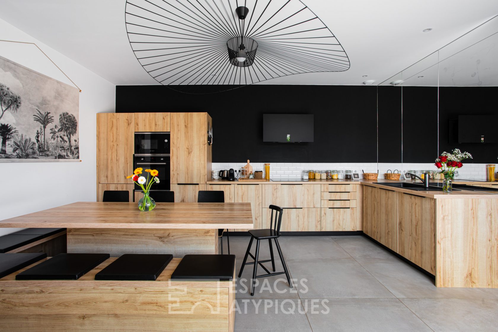 Ecrin contemporain avec piscine