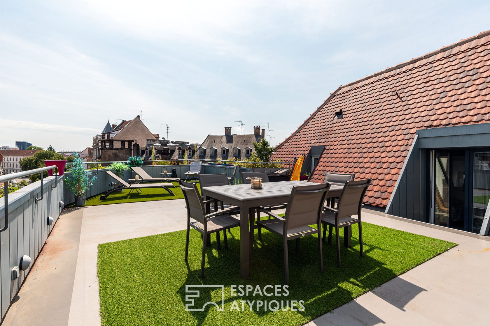 Duplex de charme et sa terrasse sur les toits