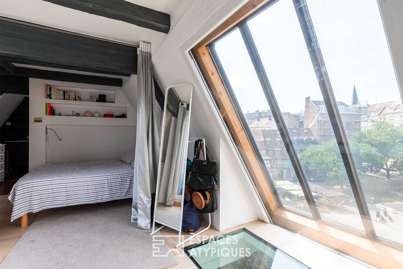 Duplex de charme et sa terrasse sur les toits