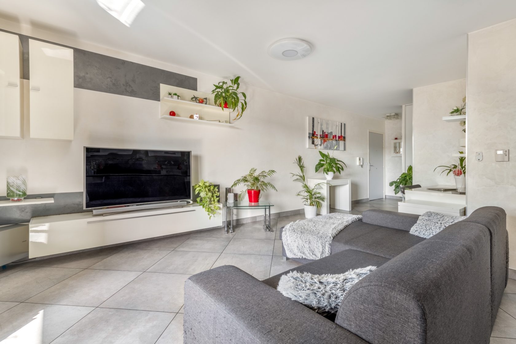 Contemporary apartment with terrace