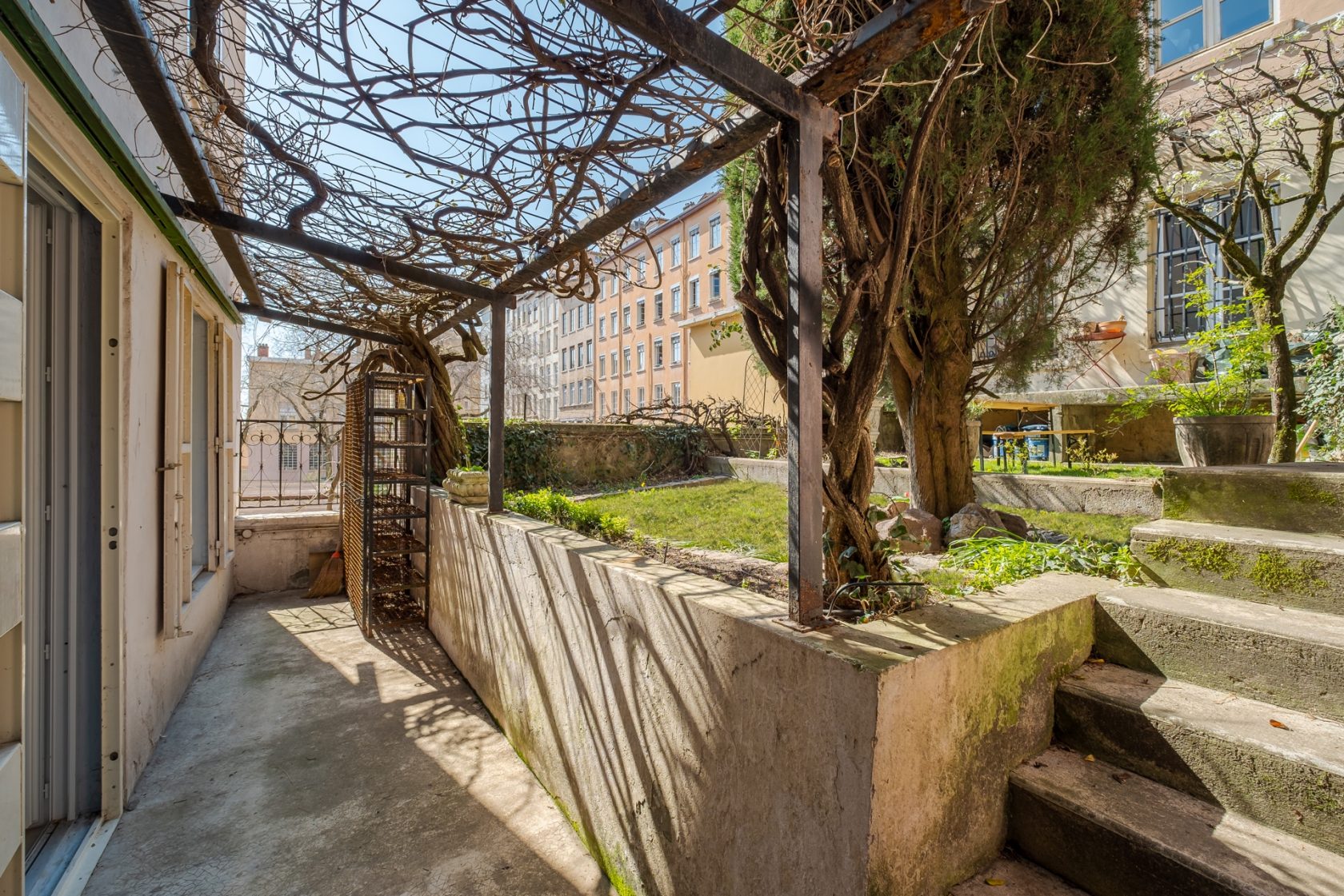 Canut avec jardin au coeur de la Croix Rousse
