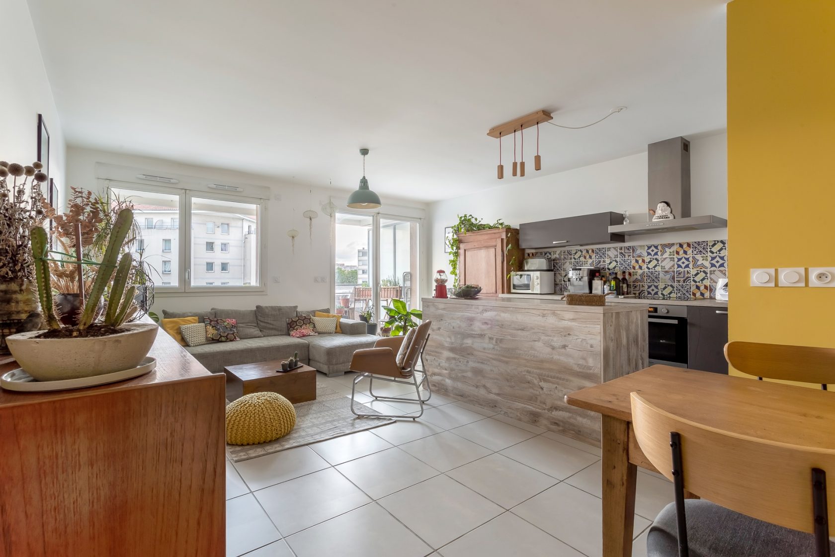 Contemporary apartment with terrace