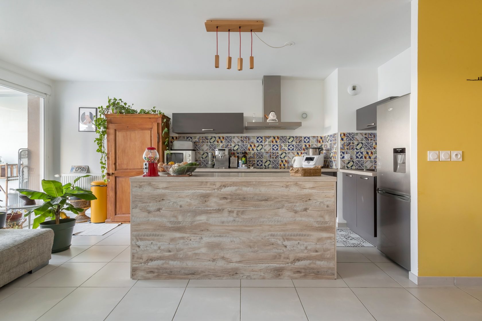 Contemporary apartment with terrace