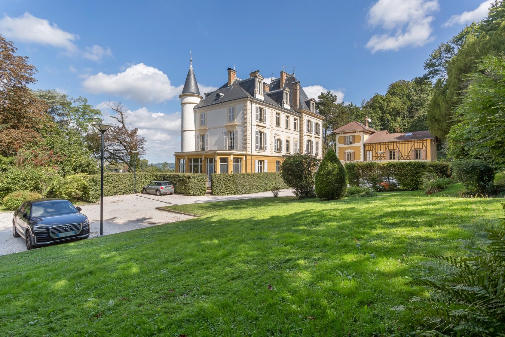 Appartement dans un château avec vue sur l’île barbe