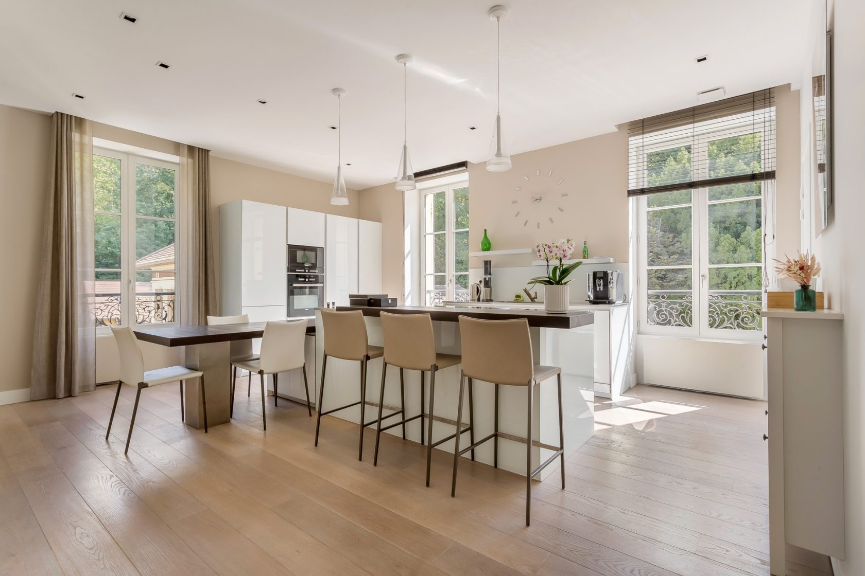 Appartement dans un château avec vue sur l’île barbe