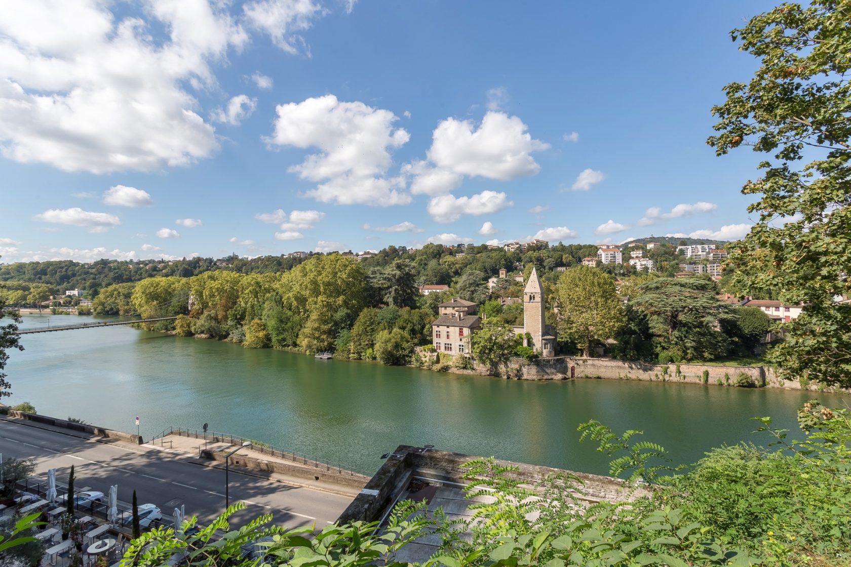 Appartement dans un château avec vue sur l’île barbe