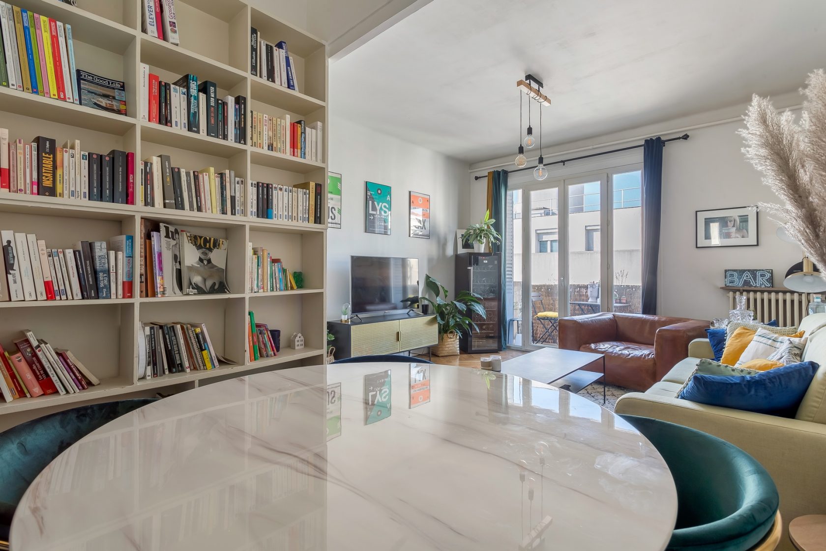 Old apartment with balcony and view of Fourvière