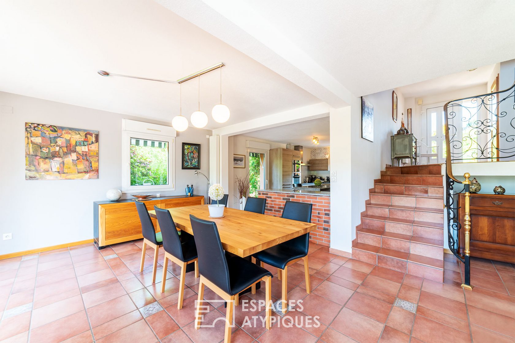 Maison d’architecte avec piscine et vue sur le vignoble