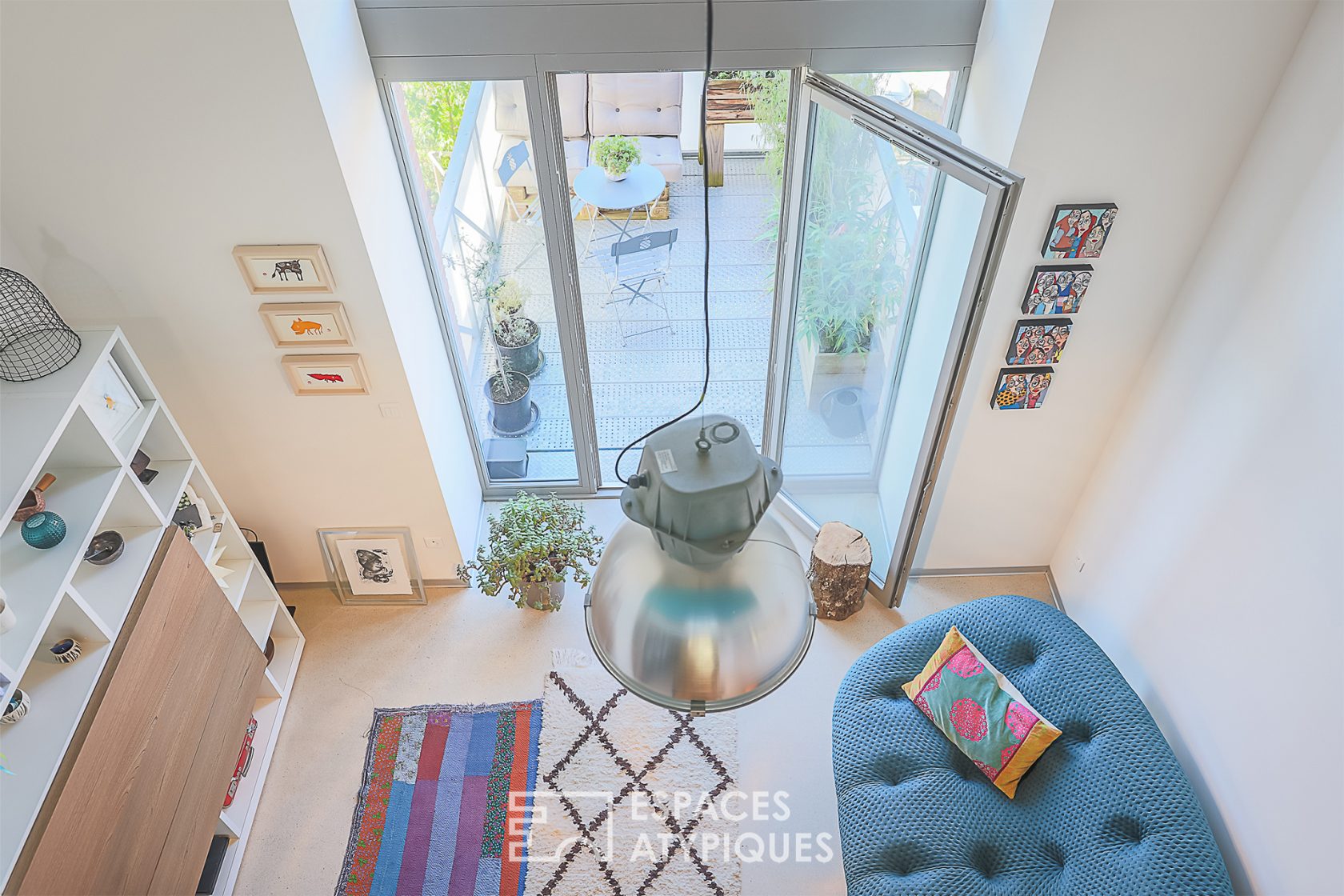 Industrial loft and its terrace in the foundry district