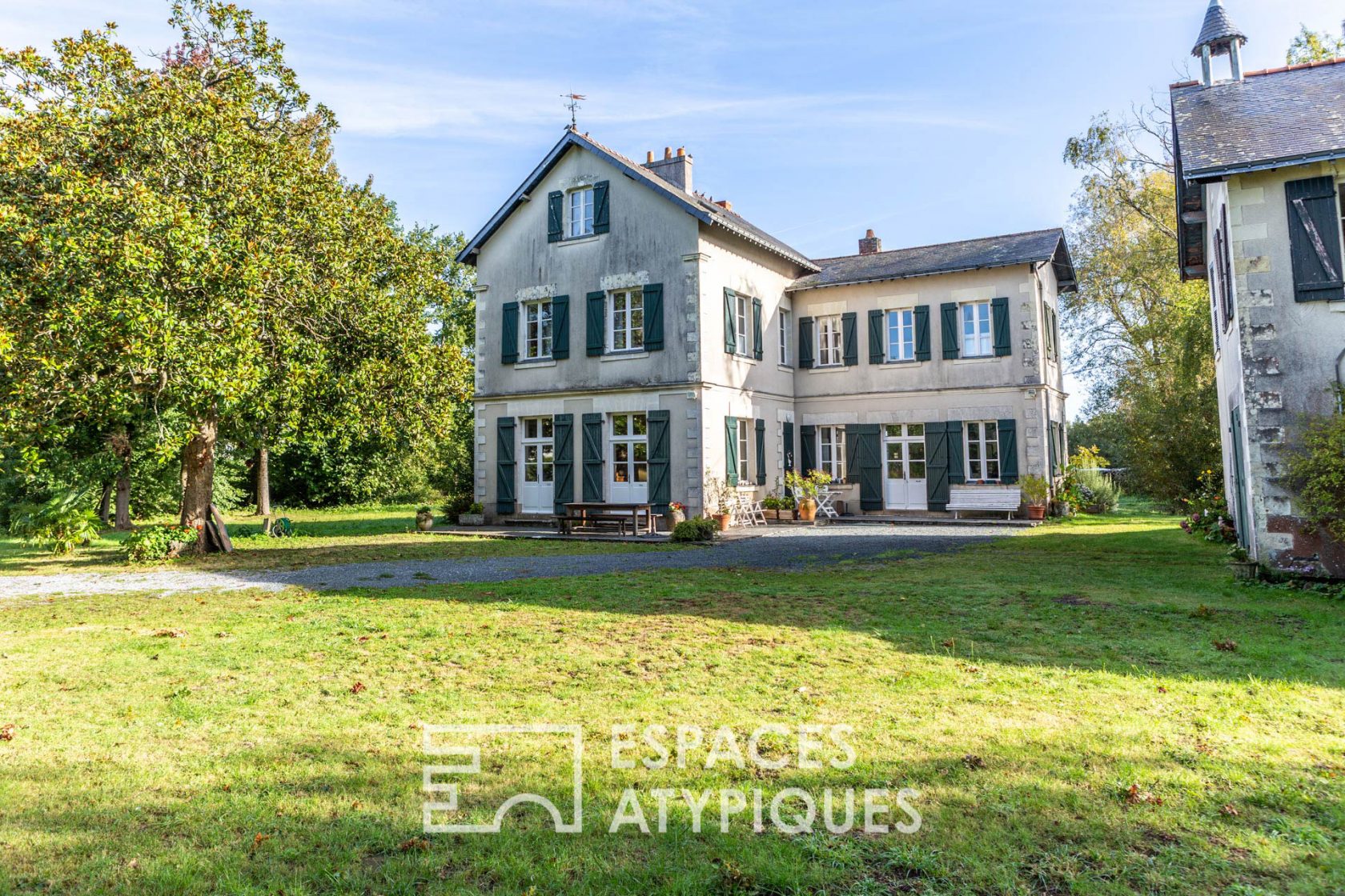 Sous-Compromis – Maison de Maitre dans parc arboré sur les bords de l’Erdre