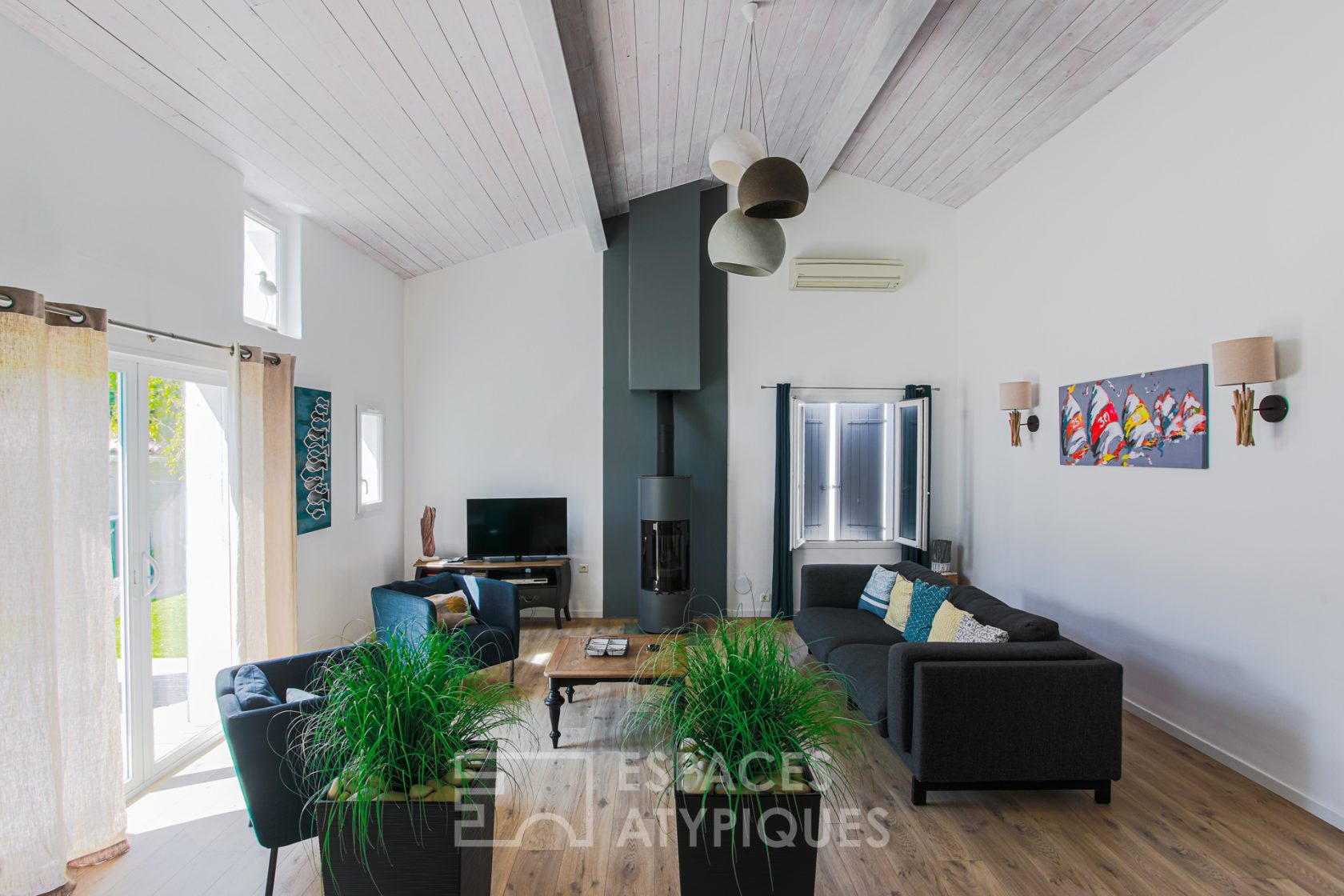 VENDUE PAR NOTRE AGENCE – Villa rénovée proche des plages
