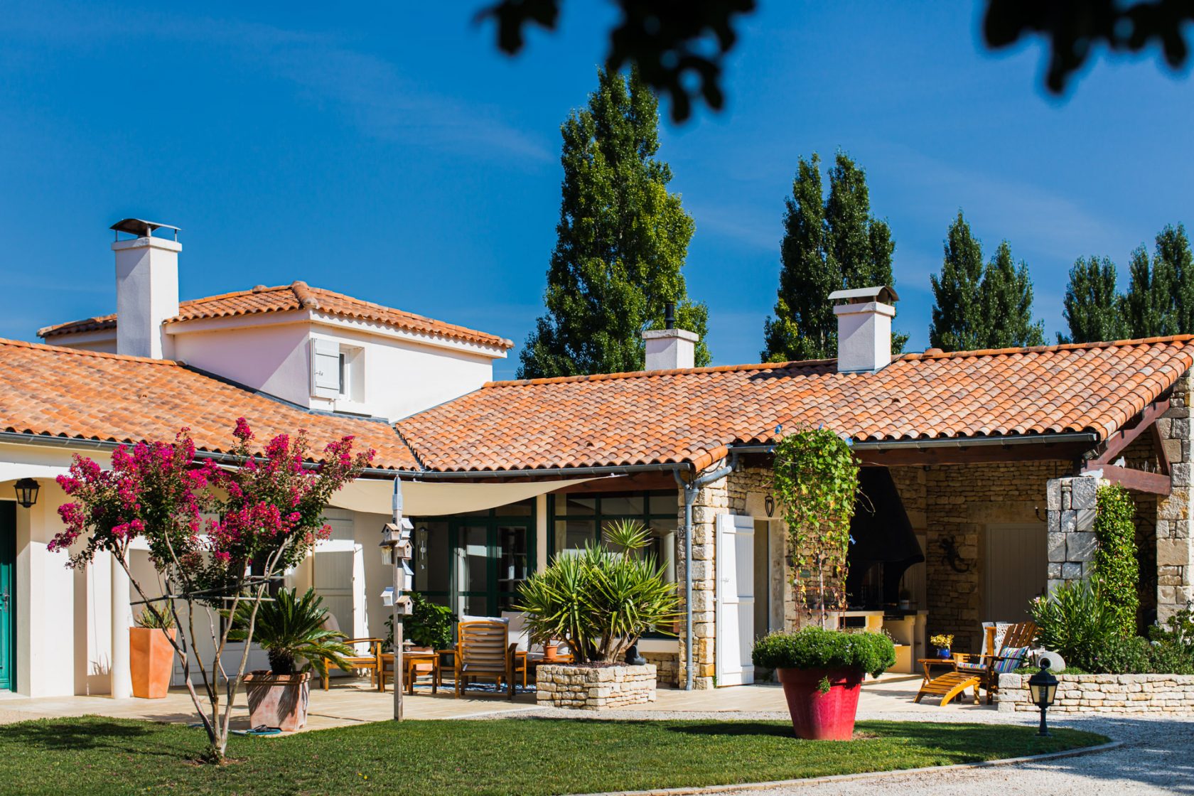Propriété néo-provençale avec piscine