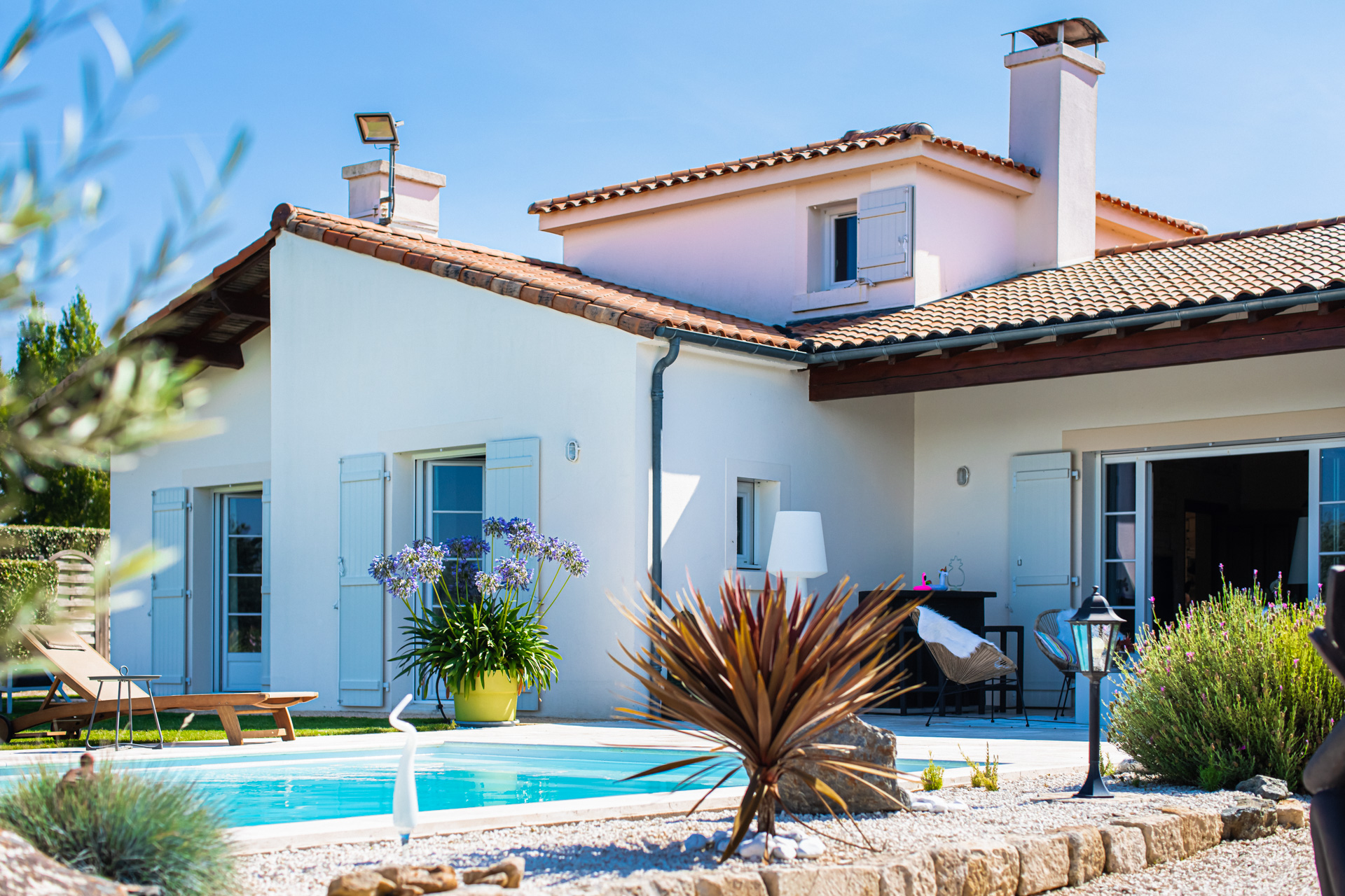 maison-pierre-campagne-piscine-leguedevelluire-espaces-atypiques