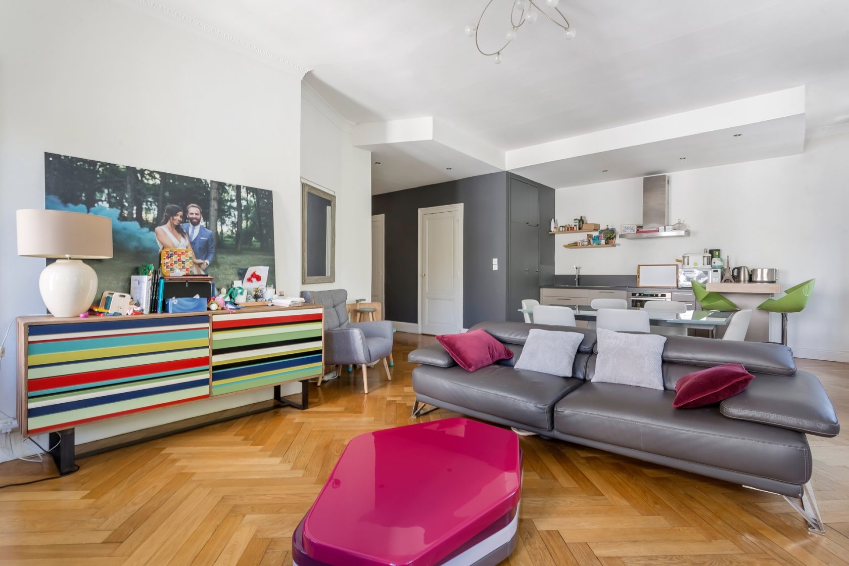 Top floor apartment in Préfecture