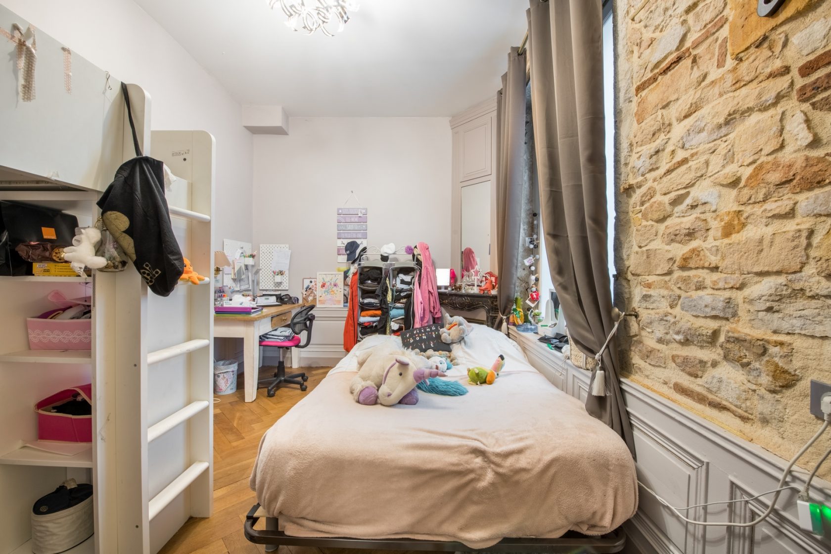 Apartment renovated by architect in Rue Nationale