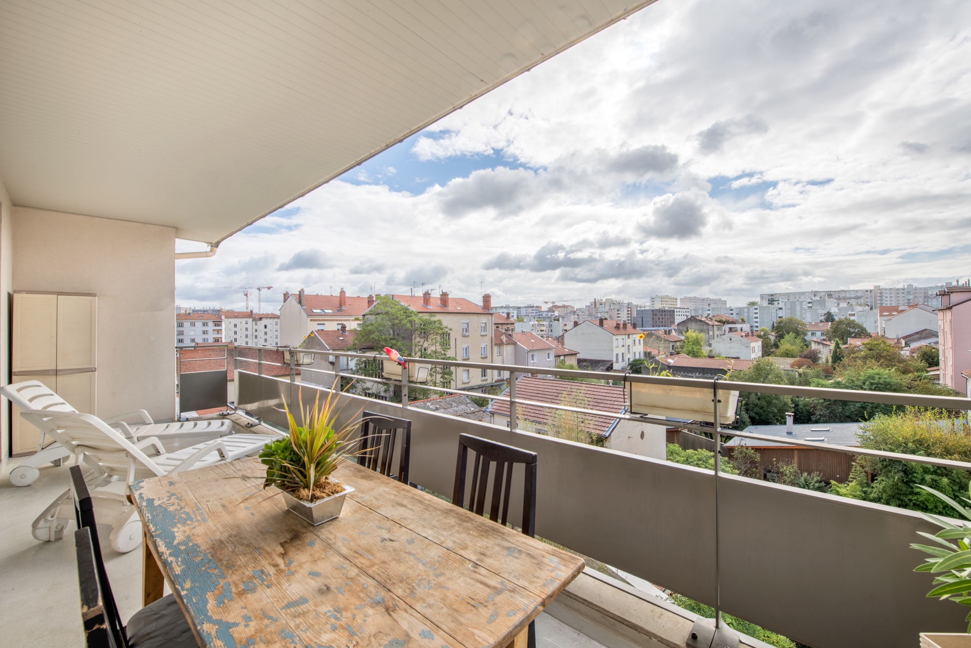 Top floor with exterior and open view