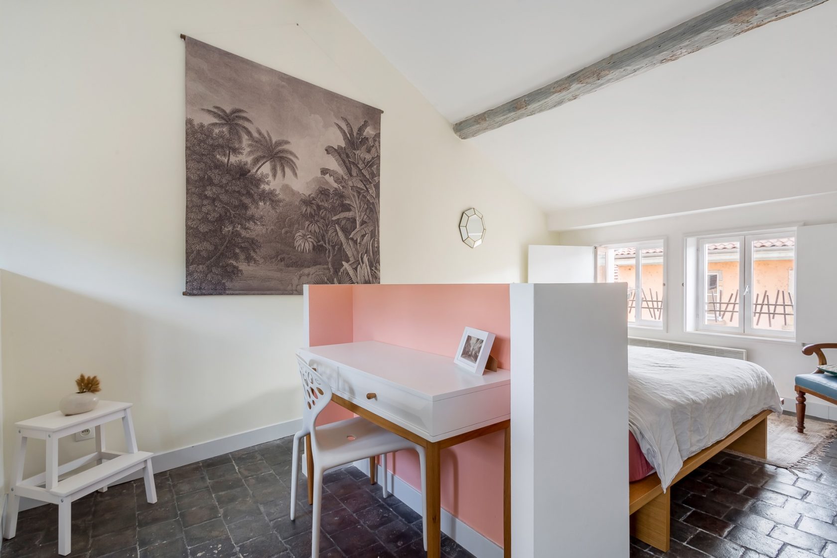 Townhouse in the heart of the village of Saint Rambert