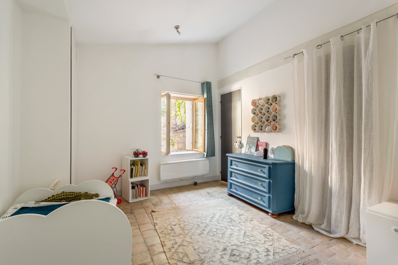 Townhouse in the heart of the village of Saint Rambert