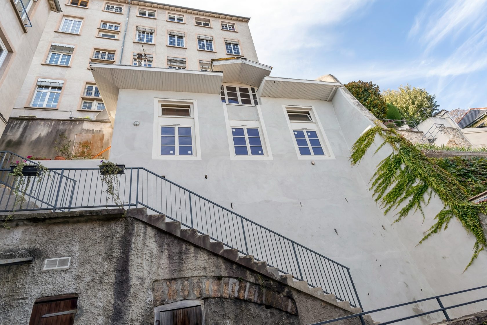 Old apartment to renovate in Croix Rousse