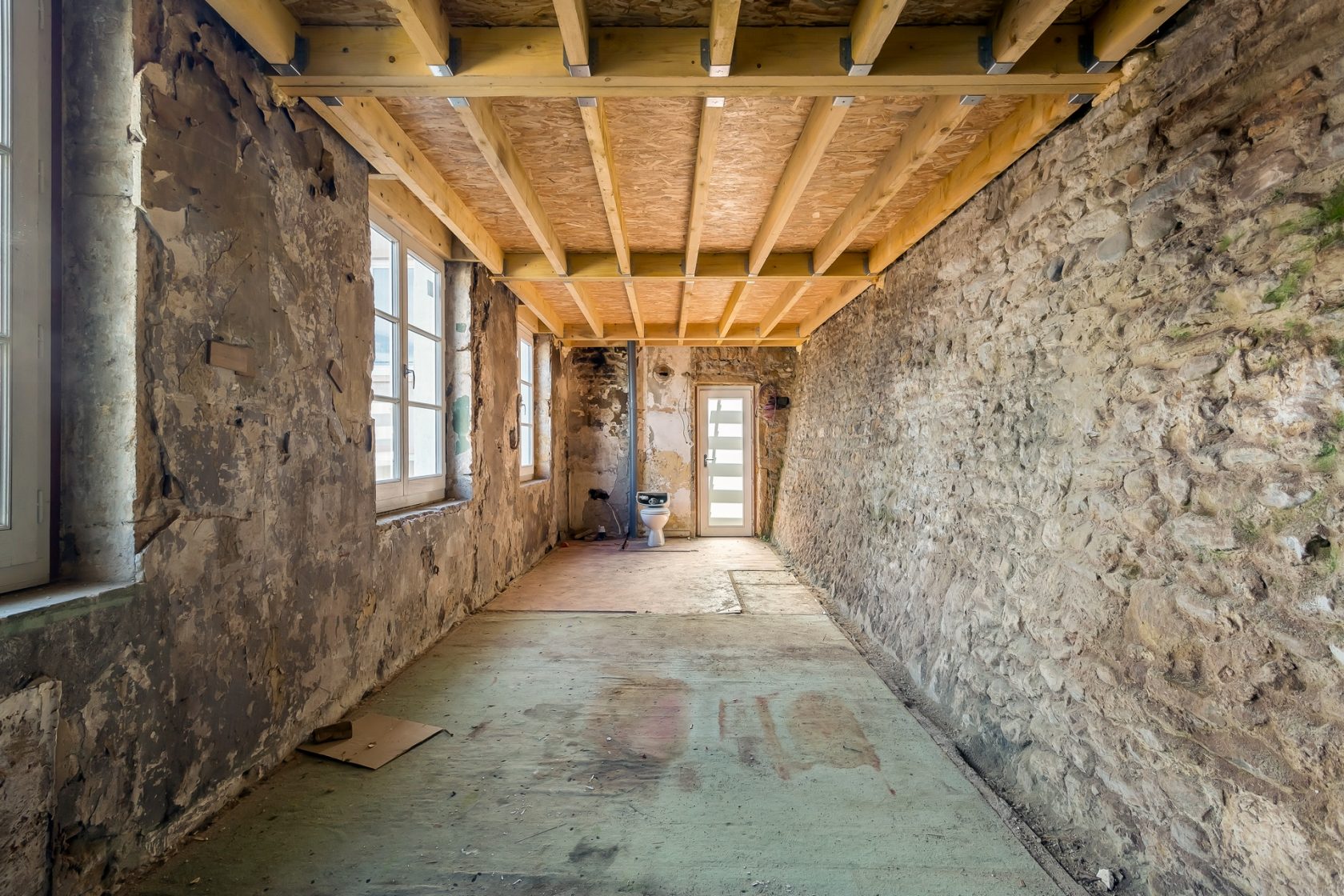 Old apartment to renovate in Croix Rousse