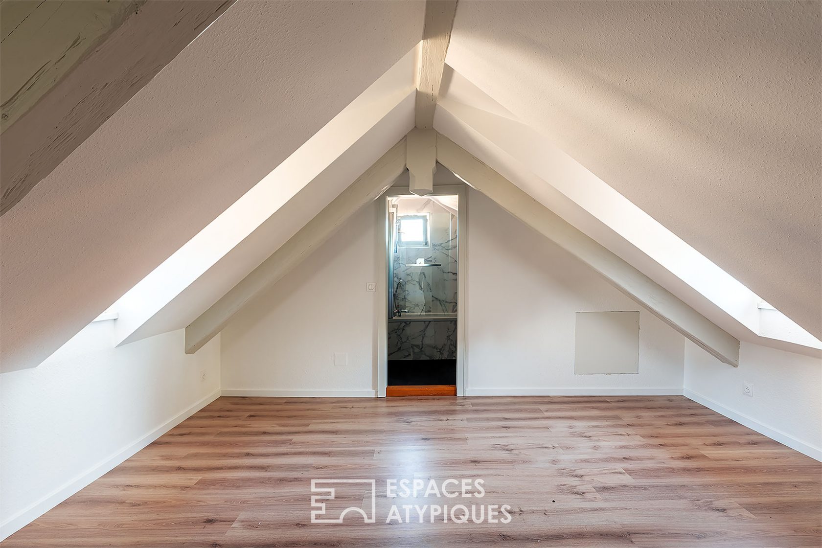 Already rented : Duplex carré d’or and its terrace with a view of the cathedral