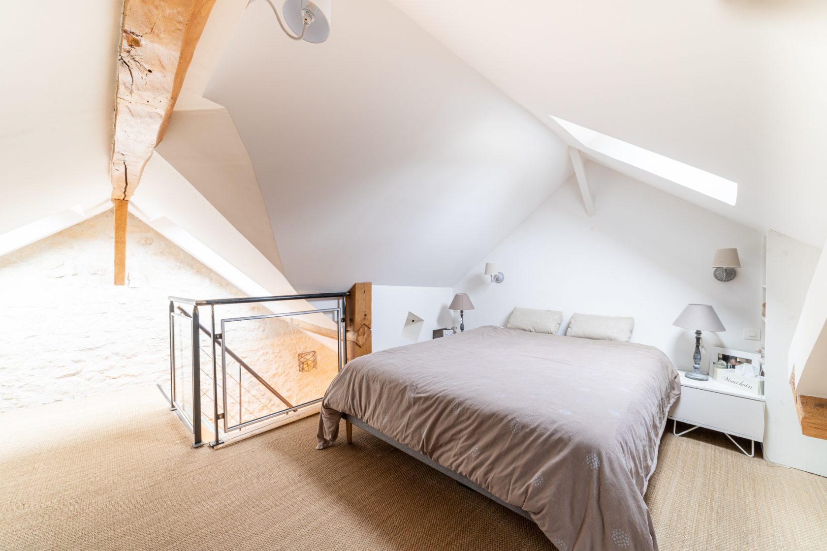 La vie en verre – Old farm from the 19th century