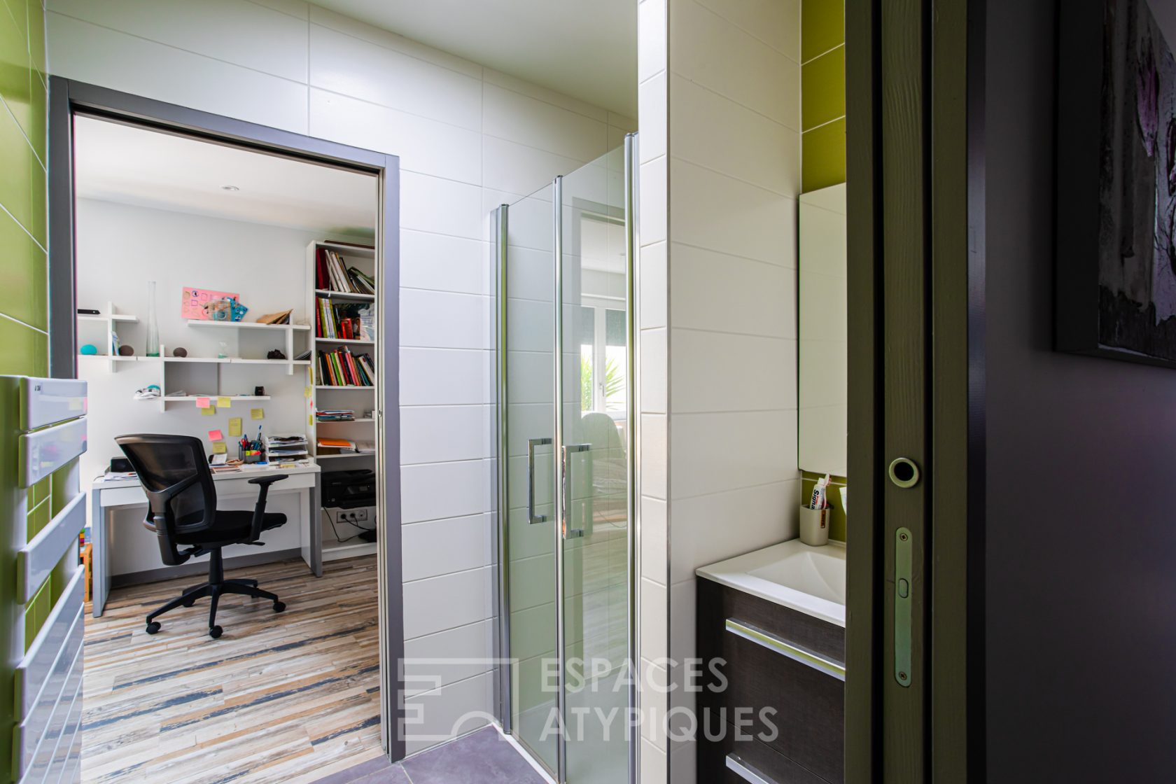 Belle contemporaine aux matériaux bio-climatiques
