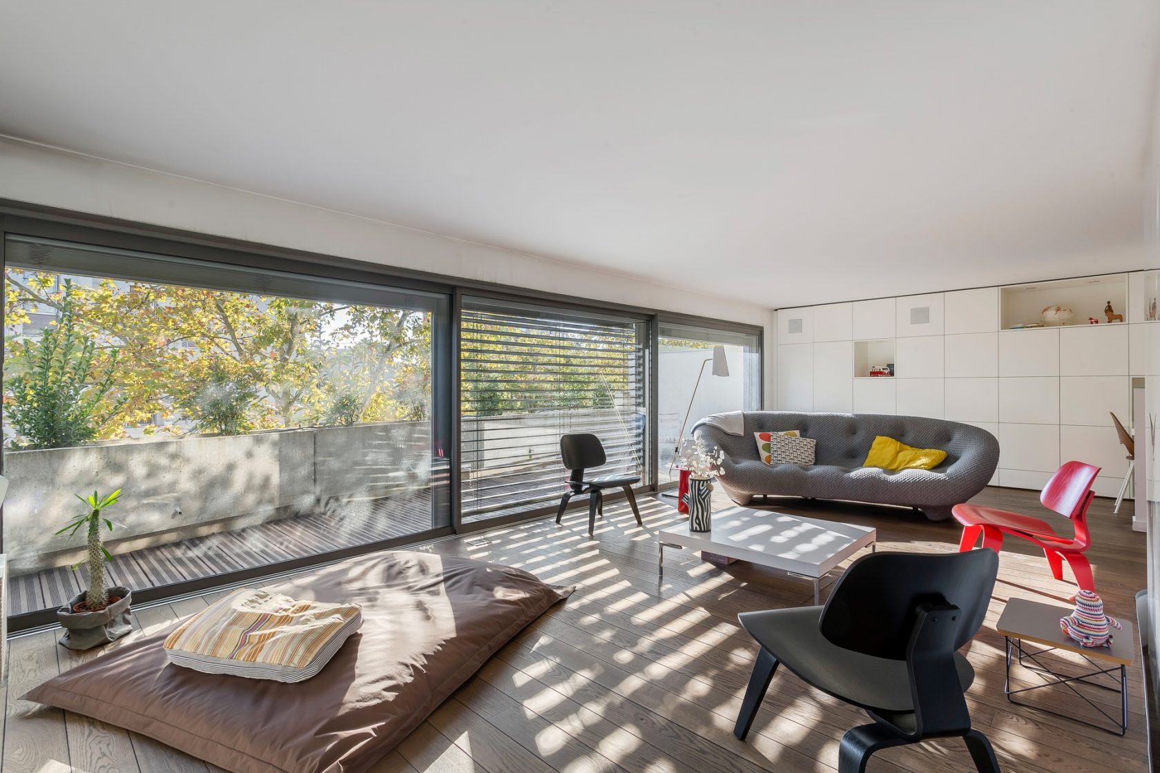 Triplex avec terrasse en plein coeur du point du jour