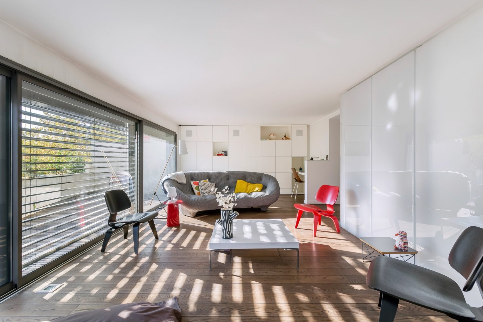 Triplex with terrace in the heart of the point du jour
