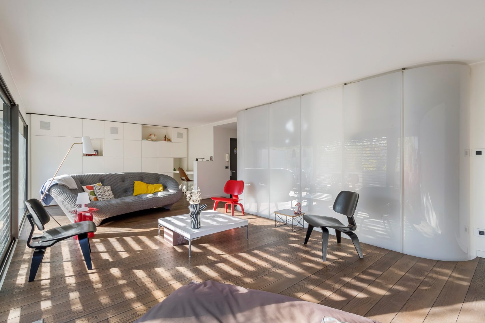 Triplex with terrace in the heart of the point du jour