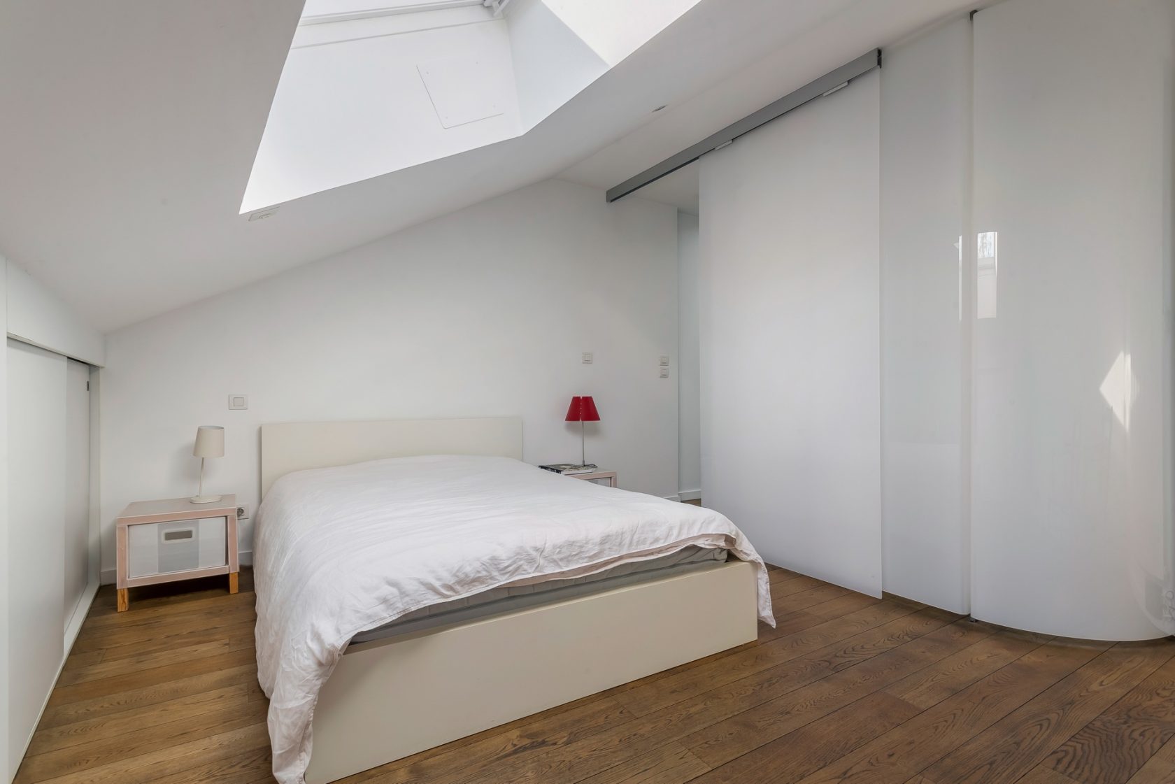 Triplex with terrace in the heart of the point du jour