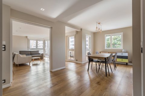 Appartement contemporain avec balcon
