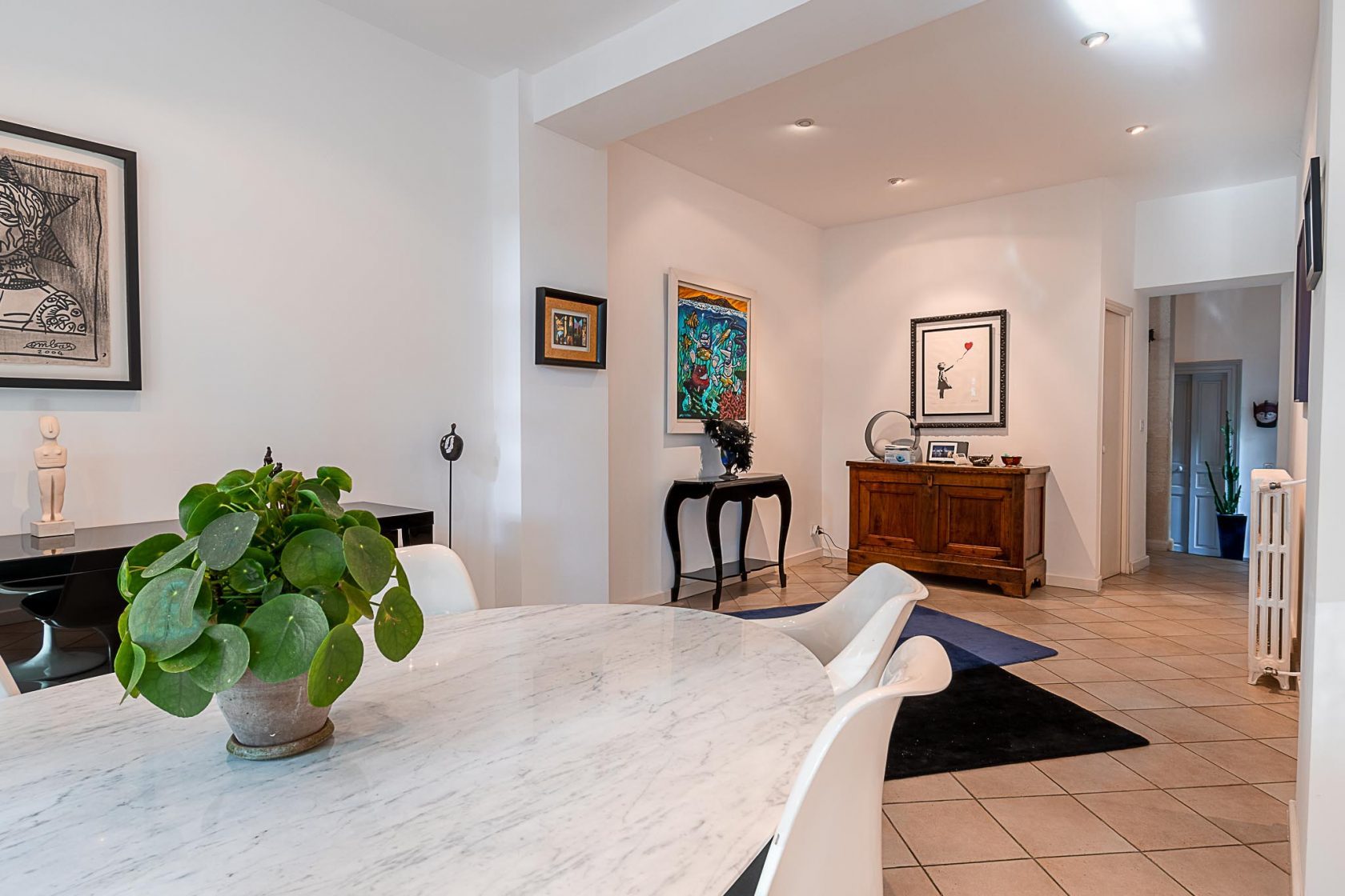 Townhouse with garden Arceaux district
