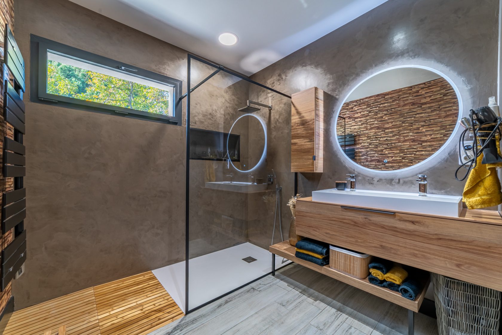 Maison d’architecte au sein d’une végétation luxuriante