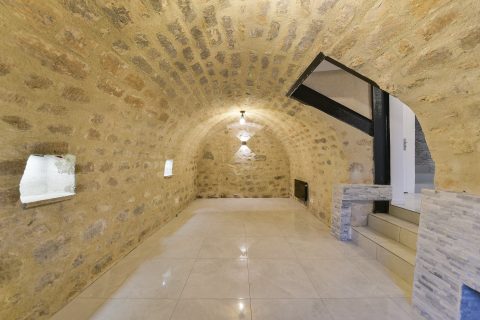 Maison réhabilitée dans une ancienne ferme.