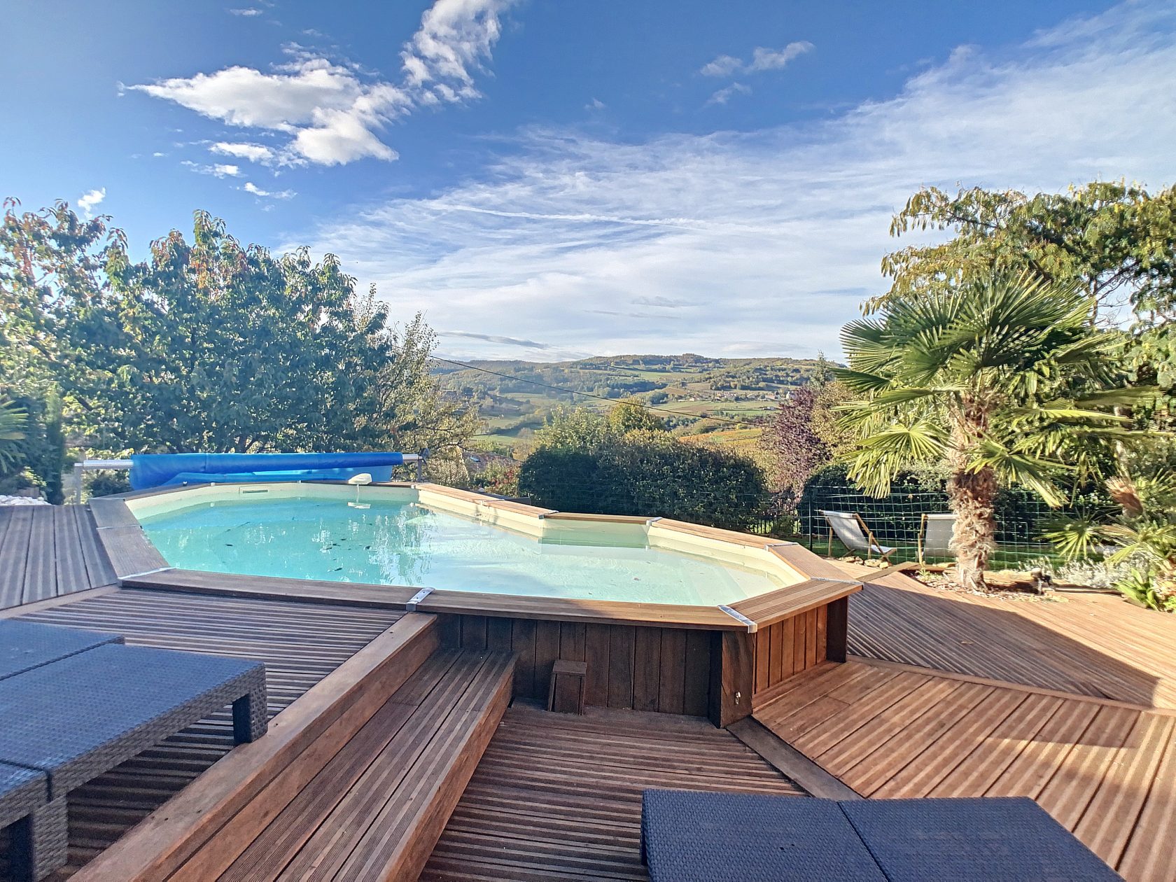 Villa with view and pool