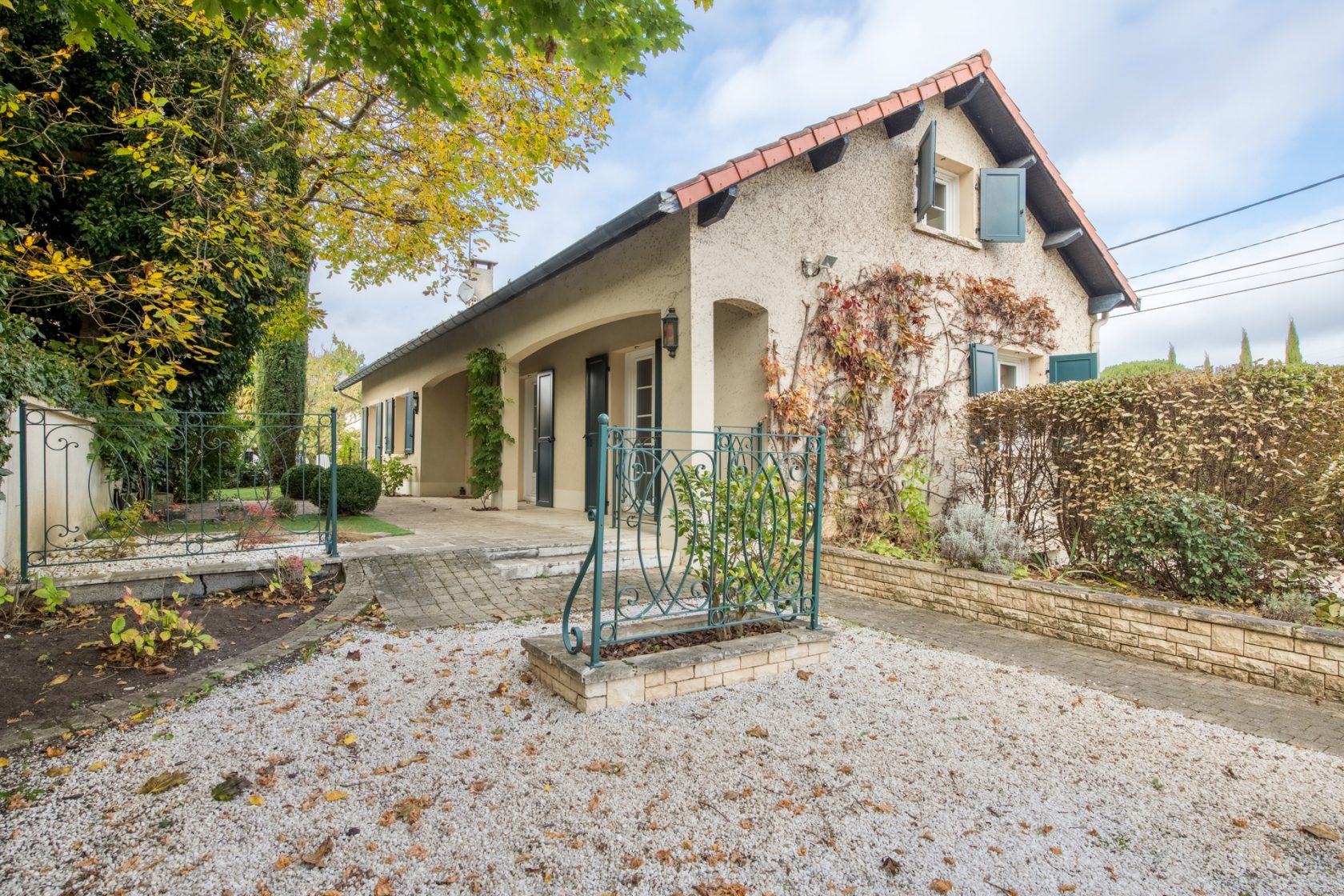 Renovated house with garden and swimming pool