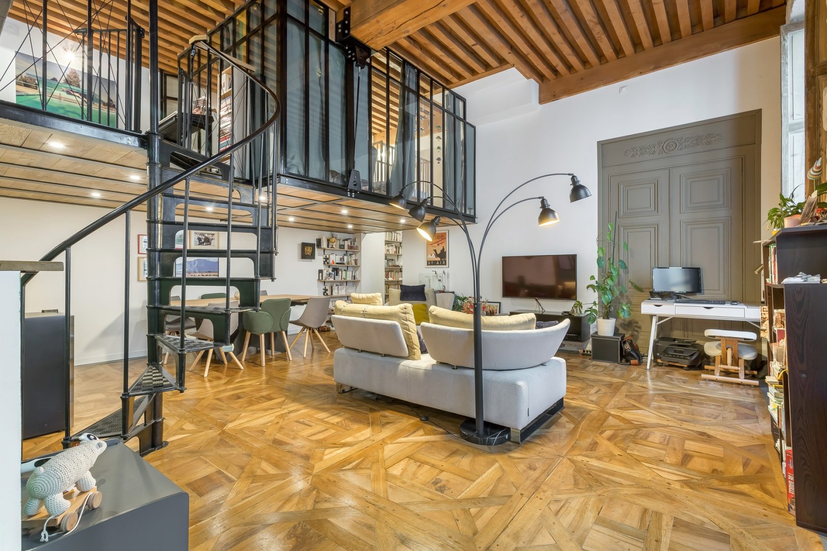 Canut renovated near the docks