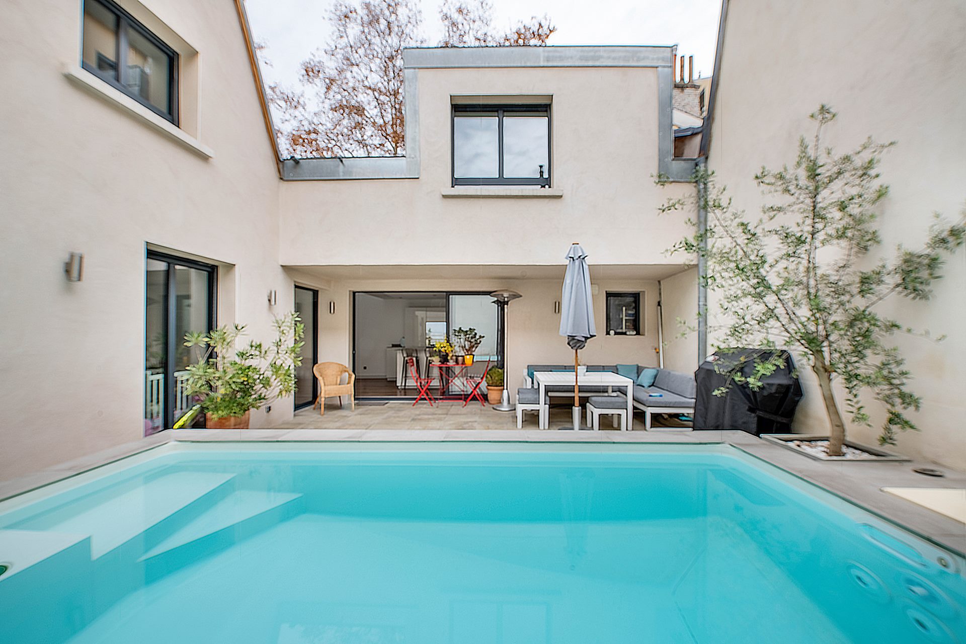 Loft avec piscine