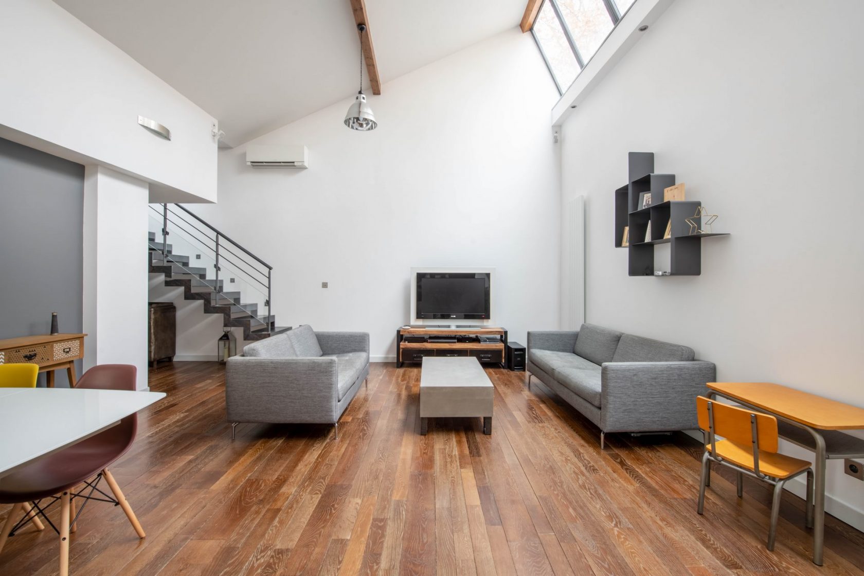 Loft avec piscine