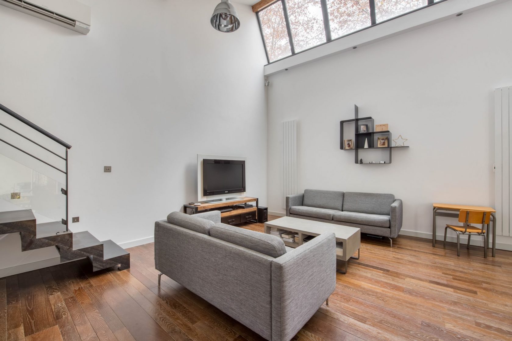 Loft avec piscine