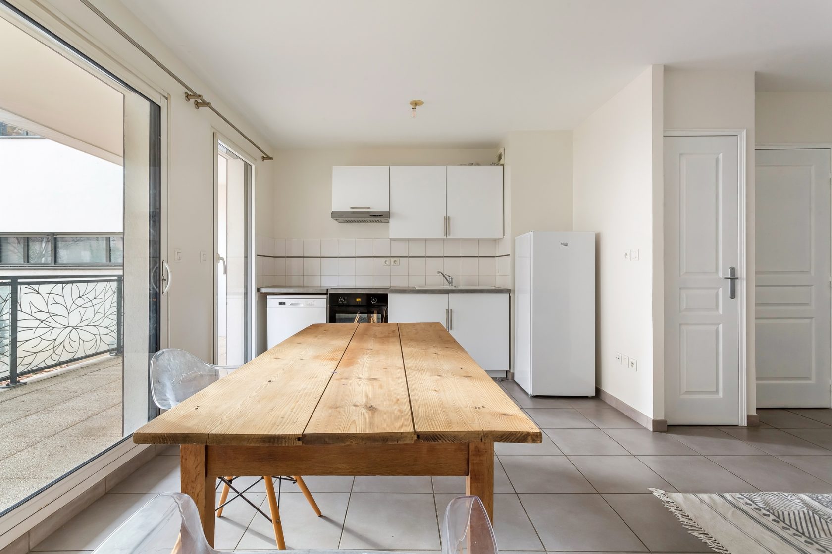 Contemporary apartment with terrace
